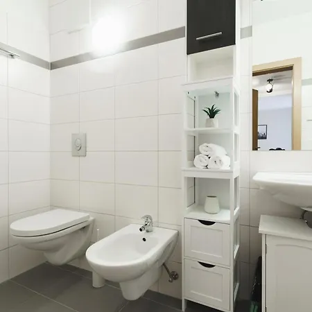 Alpstay Platzhirsch - Modern 2-bedroom Family With Garden アパート