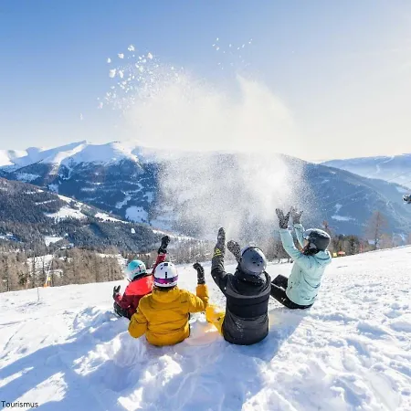 Alpstay Platzhirsch - Ski-in & Ski-out * バド クラインキルヒハイム